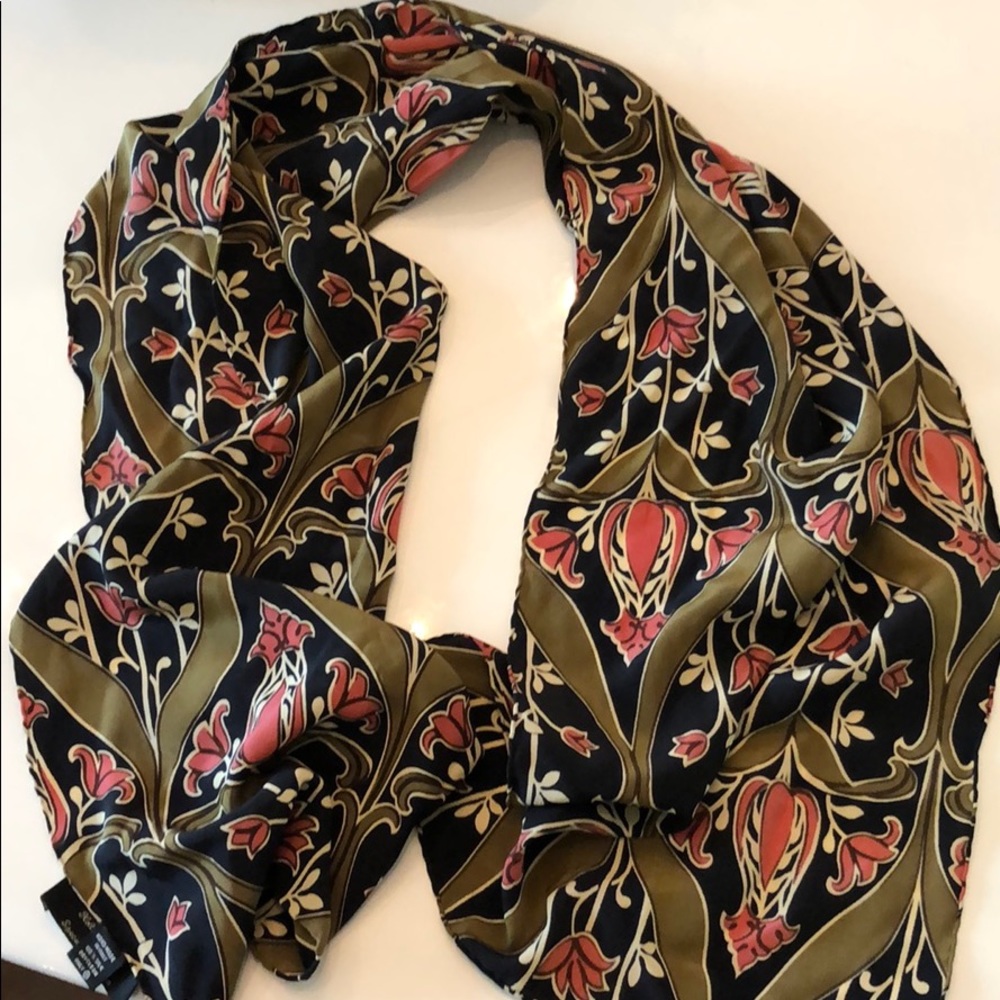 Black and coral colored scarf.